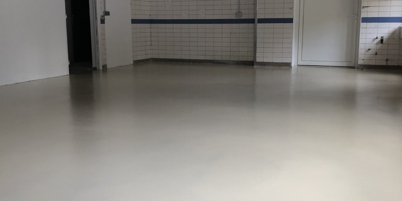 https://www.floordesign-resine.com/w2020/wp-content/uploads/2020/12/FLOORDESIGN-SEMI-LISSE-70-1280x640.jpg