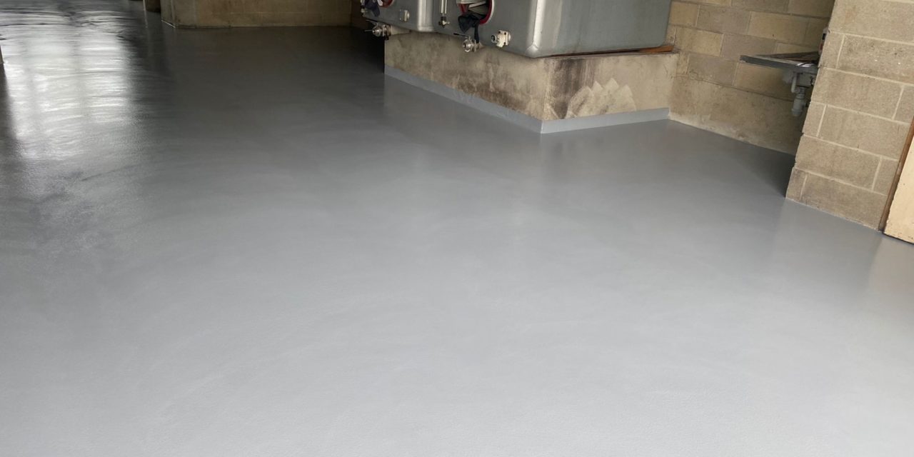 https://www.floordesign-resine.com/w2020/wp-content/uploads/2022/08/revetement-semi-lisse-roger-coulon-1280x640.jpg