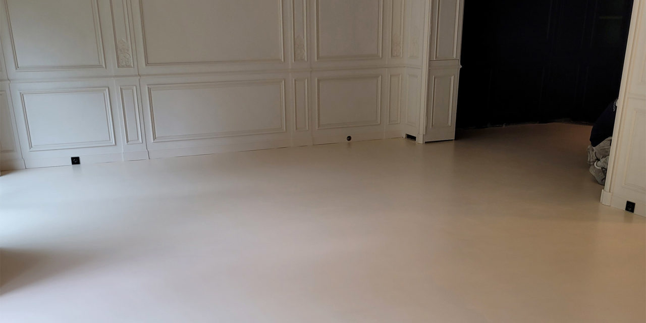 https://www.floordesign-resine.com/w2020/wp-content/uploads/2023/07/beton-cire-pour-le-groupe-balas-1280x640.jpg